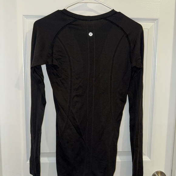 Lululemon Athletica Swiftly Tech Long Sleeve Shirt - Picture 2 of 2